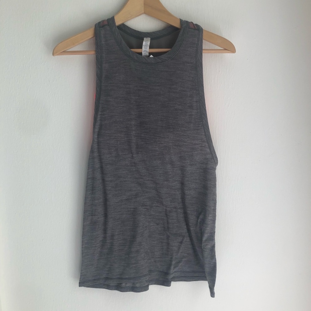 Lululemon 6 gray mesh tank coral attached bra